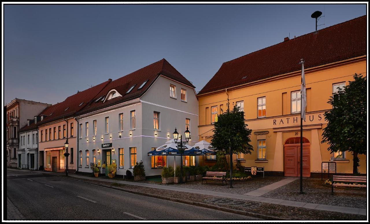 Ratskeller Hotel & Restaurant Lindow Exterior photo